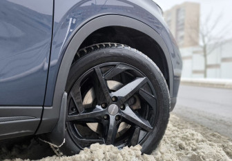 Подержанный автомобиль Omoda C5 2023 года (11 фото)