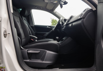 Подержанный автомобиль Volkswagen Tiguan 2008 года (20 фото)