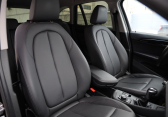 Подержанный автомобиль BMW X1 2019 года (22 фото)