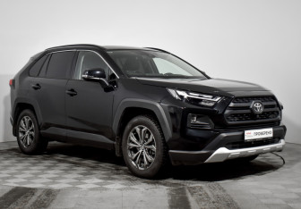 Подержанный автомобиль Toyota RAV4 2024 года (3 фото)