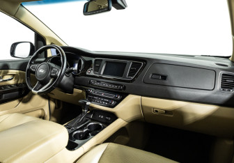 Подержанный автомобиль Kia Carnival 2019 года (9 фото)