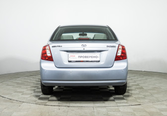 Подержанный автомобиль Daewoo Gentra Sedan 2014 года (6 фото)