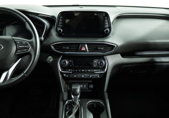 Подержанный автомобиль Hyundai Santa Fe 2018 года (14 фото)