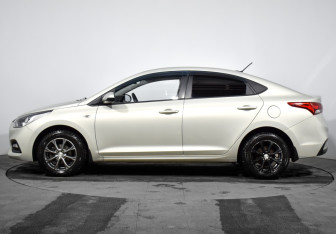 Подержанный автомобиль Hyundai Solaris Sedan 2017 года (8 фото)