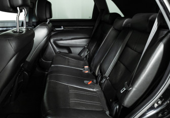 Подержанный автомобиль Kia Sorento 2018 года (10 фото)