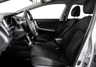 Подержанный автомобиль Kia Ceed Hatchback 2016 года (17 фото)