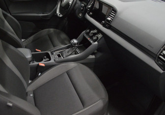 Подержанный автомобиль Skoda Karoq 2021 года (12 фото)