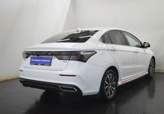 Подержанный автомобиль Omoda S5 2023 года (5 фото)