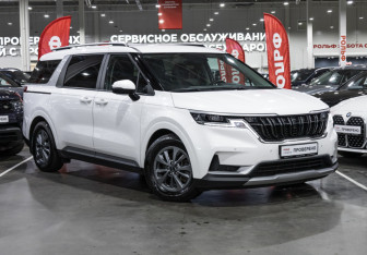 Подержанный автомобиль Kia Carnival 2021 года (5 фото)