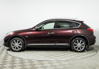 Подержанный автомобиль Infiniti QX50 2016 года (8 фото)