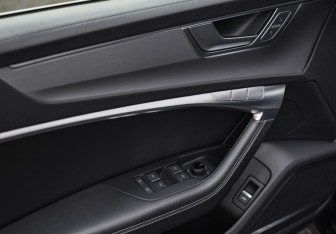 Подержанный автомобиль Audi A6 Sedan 2020 года (25 фото)