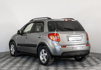 Подержанный автомобиль Suzuki SX4 Hatchback 2011 года (7 фото)