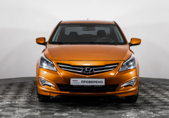 Подержанный автомобиль Hyundai Solaris Sedan 2014 года (2 фото)