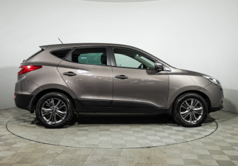 Подержанный автомобиль Hyundai ix35 2014 года (4 фото)