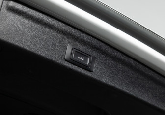 Подержанный автомобиль Audi Q3 2020 года (22 фото)