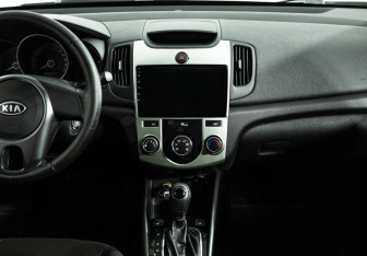 Подержанный автомобиль Kia Cerato Sedan 2011 года (14 фото)