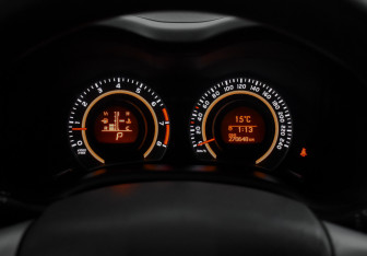 Подержанный автомобиль Toyota Corolla Sedan 2010 года (16 фото)