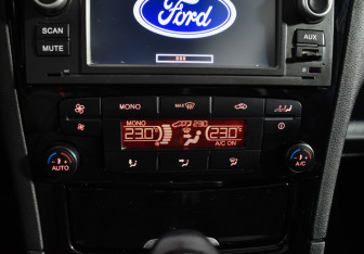 Подержанный автомобиль Ford Galaxy 2013 года (17 фото)