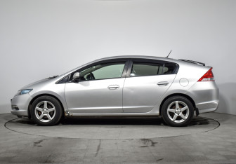 Подержанный автомобиль Honda Insight Hatchback 2009 года (8 фото)