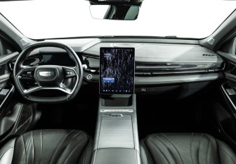 Подержанный автомобиль Geely Preface 2024 года (13 фото)