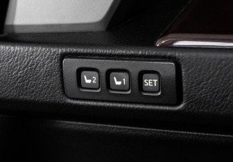 Подержанный автомобиль Lexus GX 2010 года (21 фото)