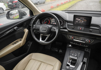 Подержанный автомобиль Audi Q5 2018 года (10 фото)