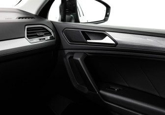 Подержанный автомобиль Volkswagen Tiguan 2021 года (18 фото)