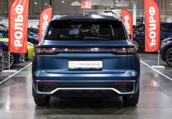 Подержанный автомобиль Geely Monjaro 2024 года (8 фото)
