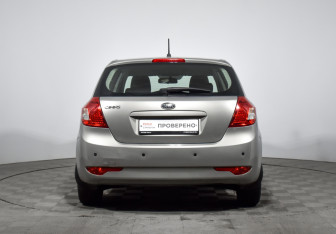 Подержанный автомобиль Kia Ceed Hatchback 2010 года (6 фото)