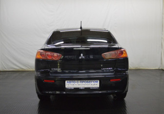 Подержанный автомобиль Mitsubishi Lancer Sedan 2008 года (6 фото)