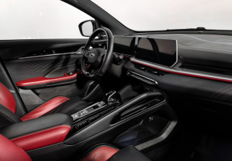 Подержанный автомобиль Geely Coolray 2023 года (14 фото)
