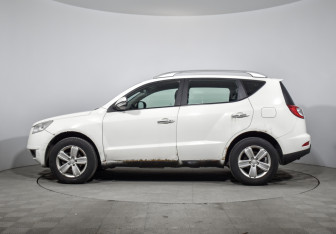 Подержанный автомобиль Geely Emgrand X7 2015 года (8 фото)