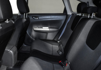Подержанный автомобиль Subaru Impreza Hatchback 2008 года (11 фото)