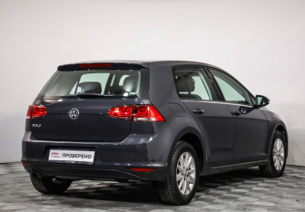 Подержанный автомобиль Volkswagen Golf Hatchback 2015 года (5 фото)