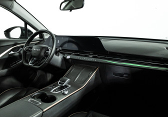 Подержанный автомобиль Omoda C5 2024 года (9 фото)