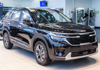 Подержанный автомобиль Kia Seltos 2023 года (4 фото)