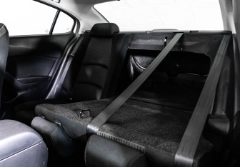 Подержанный автомобиль Mazda 3 Sedan 2013 года (17 фото)