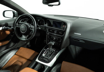 Подержанный автомобиль Audi A5 Coupe 2016 года (9 фото)