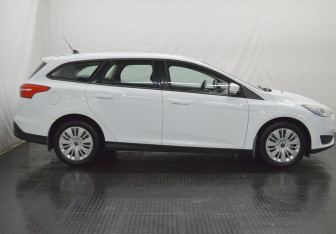 Подержанный автомобиль Ford Focus Wagon 2017 года (4 фото)