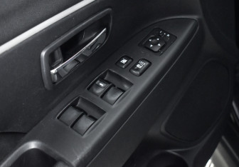 Подержанный автомобиль Mitsubishi ASX 2011 года (10 фото)