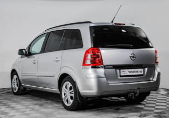 Подержанный автомобиль Opel Zafira Compactvan 2012 года (7 фото)