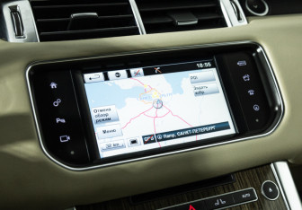 Подержанный автомобиль Land Rover Range Rover Sport 2016 года (16 фото)