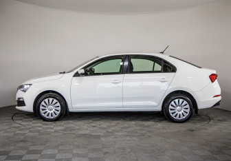 Подержанный автомобиль Skoda Rapid Liftback 2020 года (8 фото)