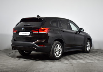 Подержанный автомобиль BMW X1 2020 года (5 фото)