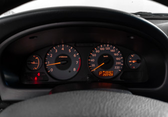 Подержанный автомобиль Nissan Almera Classic 2010 года (17 фото)