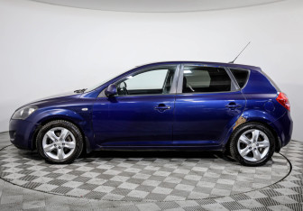 Подержанный автомобиль Kia Ceed Hatchback 2007 года (8 фото)