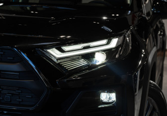 Новый Toyota RAV4 2025 (10 фото)