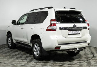 Подержанный автомобиль Toyota Land Cruiser Prado 2013 года (7 фото)