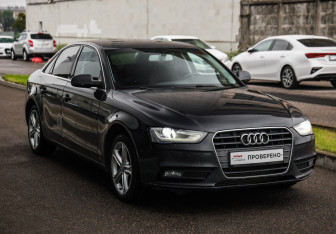 Подержанный автомобиль Audi A4 Sedan 2013 года (5 фото)