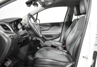 Подержанный автомобиль Opel Mokka 2013 года (11 фото)